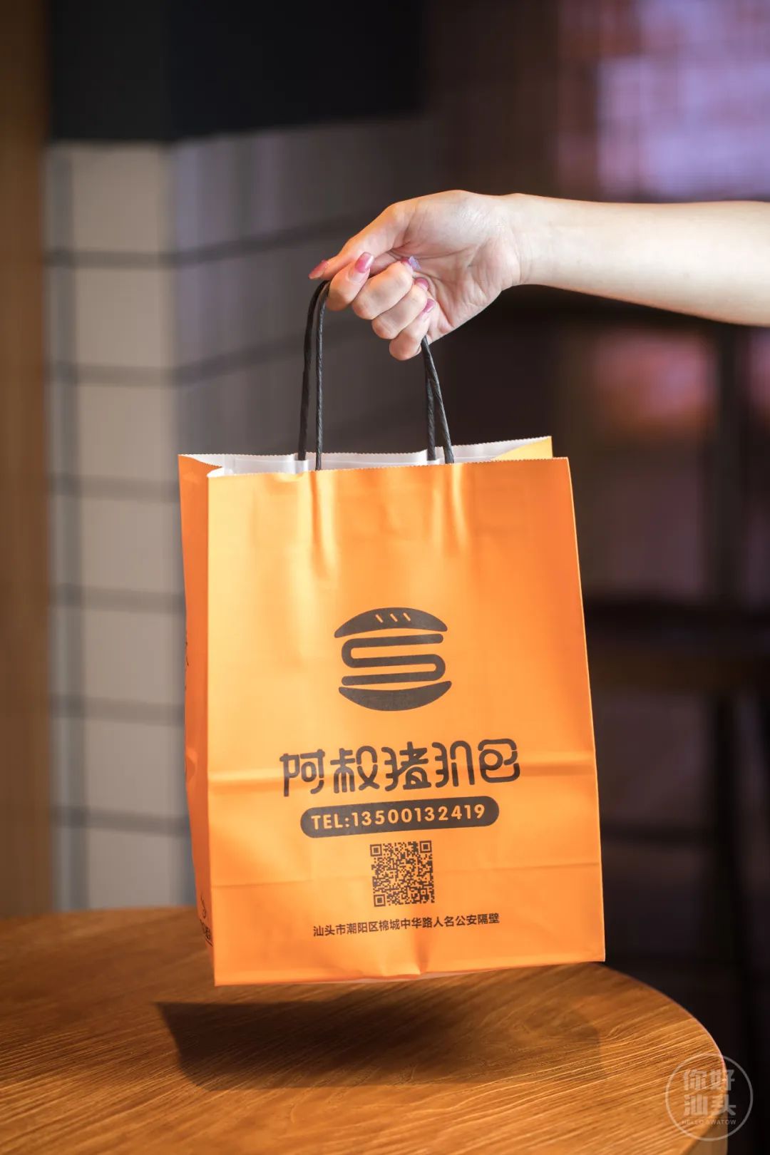 丹霞庄出现一个奇怪阿叔，一万块的店租竟卖起一元一只大鸡腿