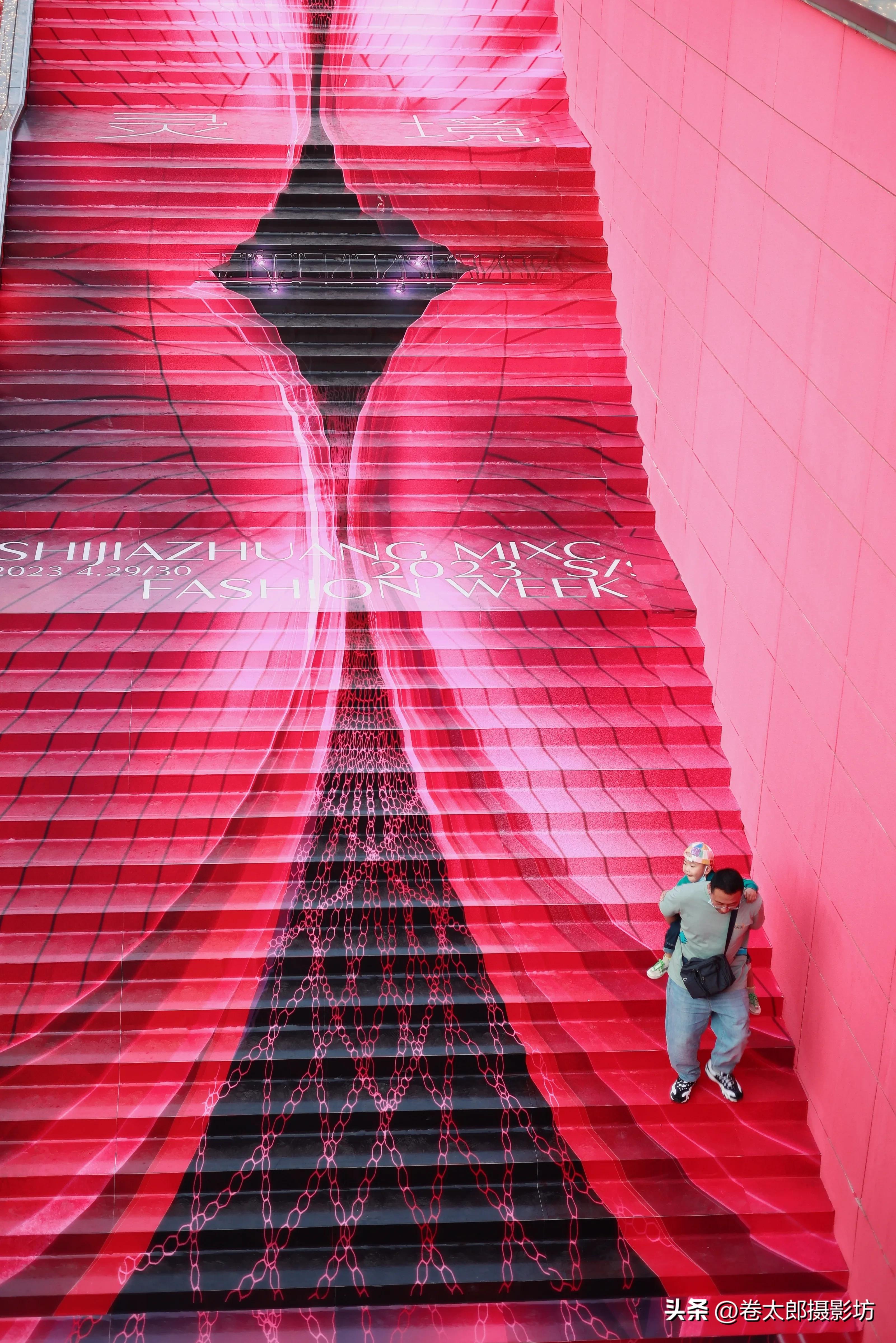 rf50f1.8小痰盂是多少mm的,rf50mmf1.8是小痰盂吗