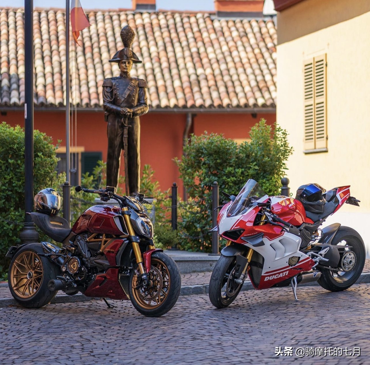 冬天骑杜卡迪是一种什么样的体验,路上偶遇杜卡迪红色大魔鬼