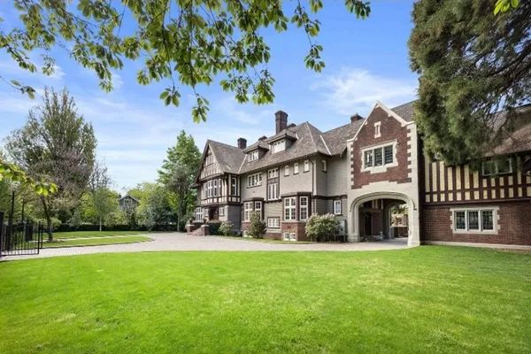 华裔1100万买罗斯玛利古堡，装修投700万，出售降963万赔钱赚吆喝