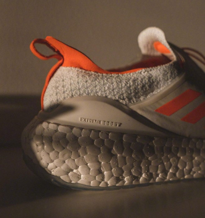 耐克阿迪最好的一款跑鞋,阿迪最高端的跑鞋是哪款