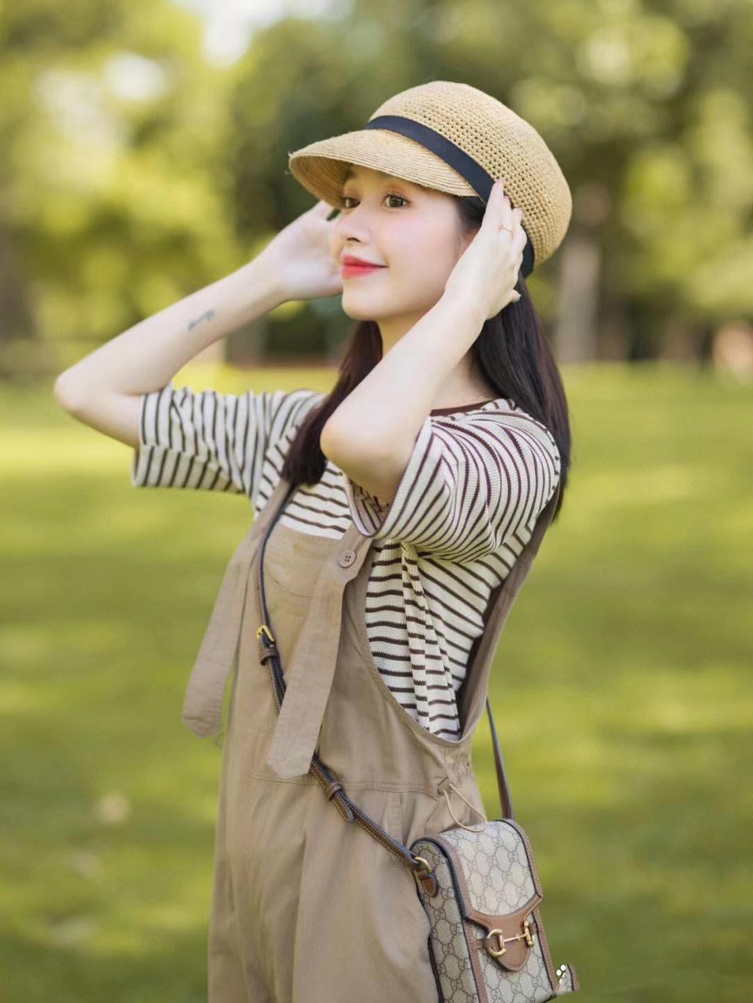 手部拍照姿势大全,拍照必看的36个手部拍照动作