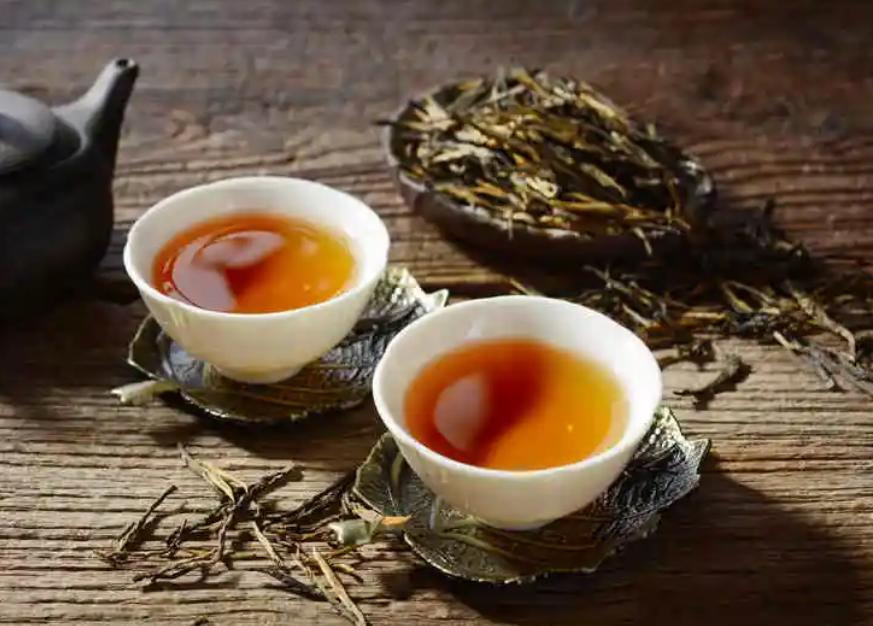 绿茶跟红茶什么季节喝最好,夏季喝绿茶好还是红茶好一点