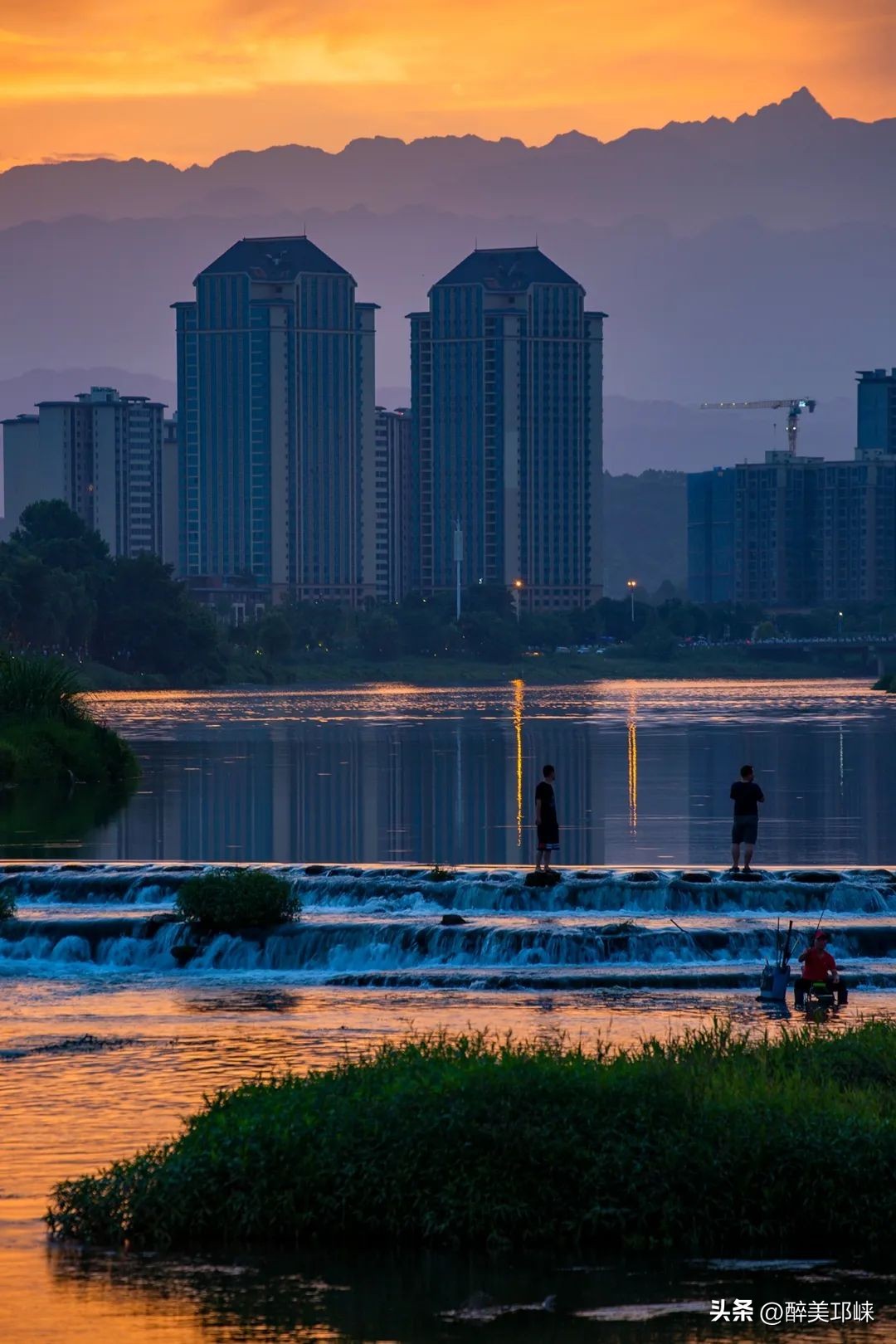 大隐于市小酒馆,大隐于闹市小隐于山林