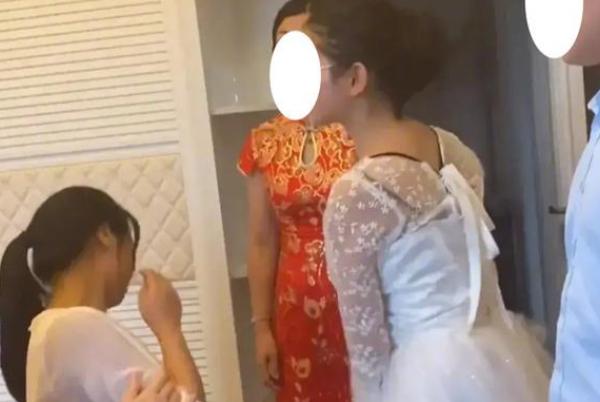 新娘怀孕六个月挺着大肚子结婚,新娘怀孕12个月挺着大肚子结婚