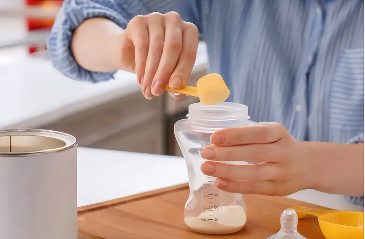 美国雅培奶粉中毒事件是真的吗,雅培奶粉央视曝光