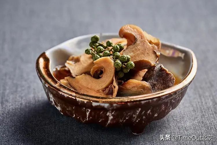 吃饱喝美幸福满溢，京城7个餐饮新消息