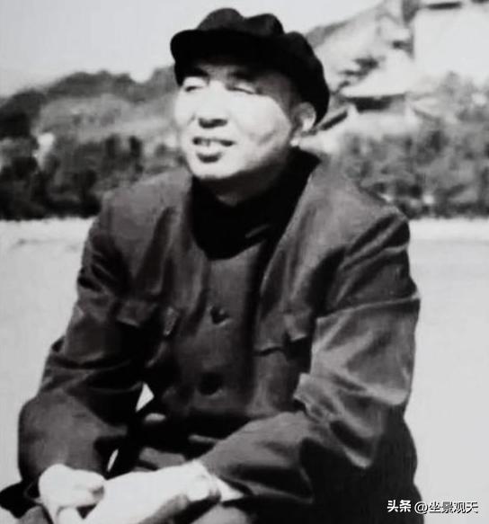 50年时数名开国元勋联名，希望找到“代号OX”，找到后享18级待遇