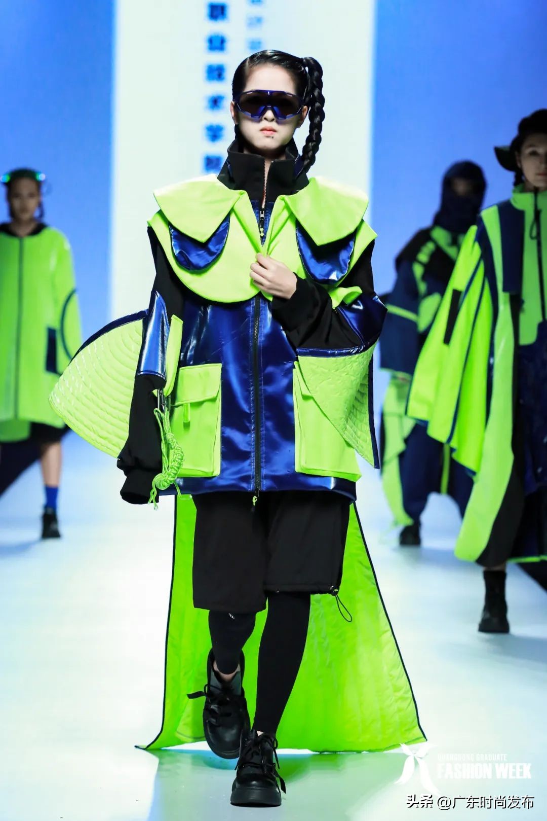以设计致敬中国速度，广东职业技术学院服装设计毕业作品展演——2023中国（广东）大学生时装周