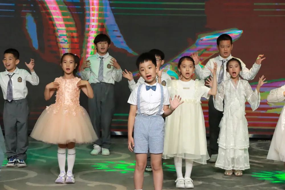 大同市大成双语学校初一18班,大同大成双语学校初一