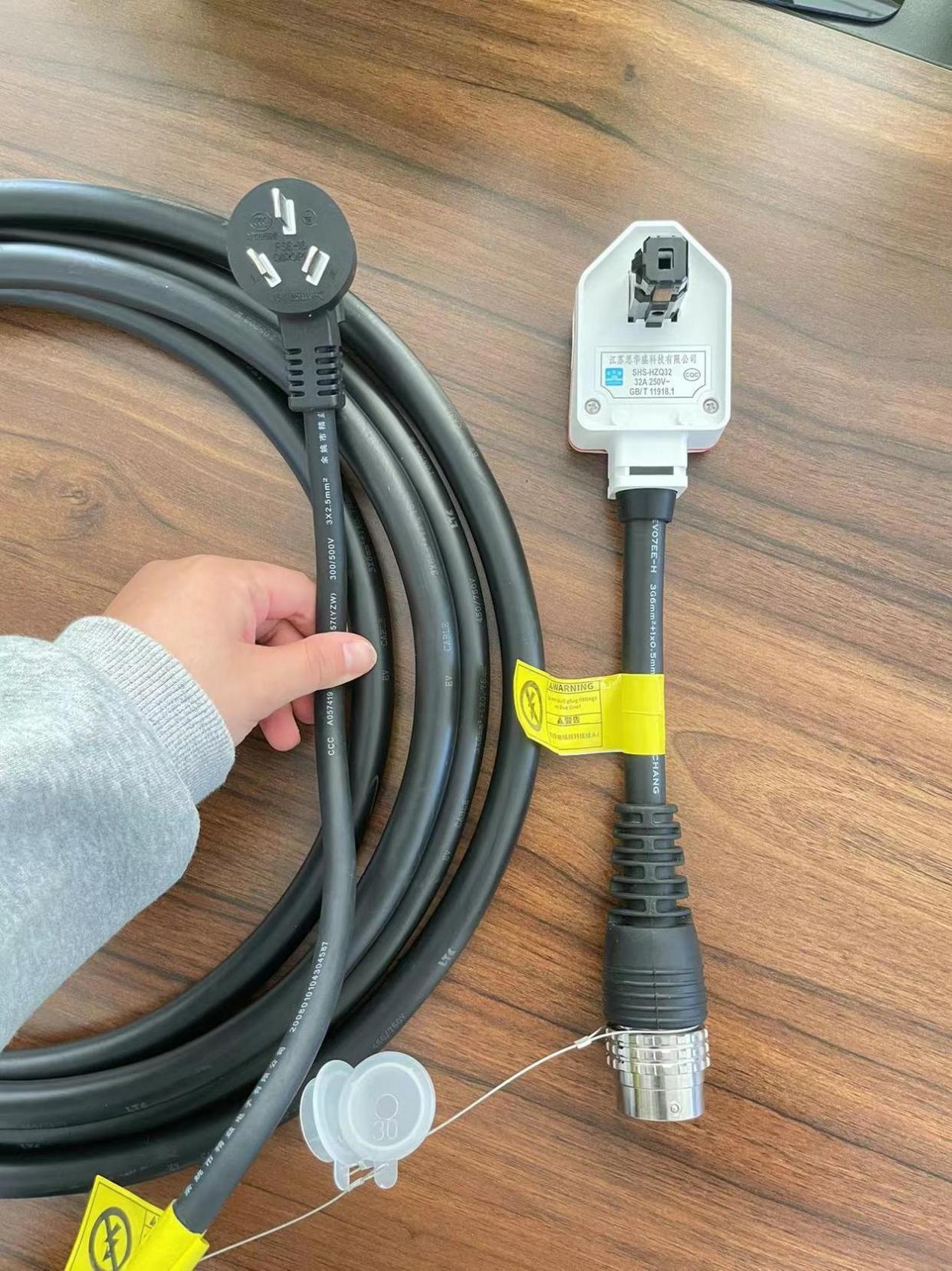 零跑c01便携式充电器多少功率,零跑c01快充电充到100可以吗