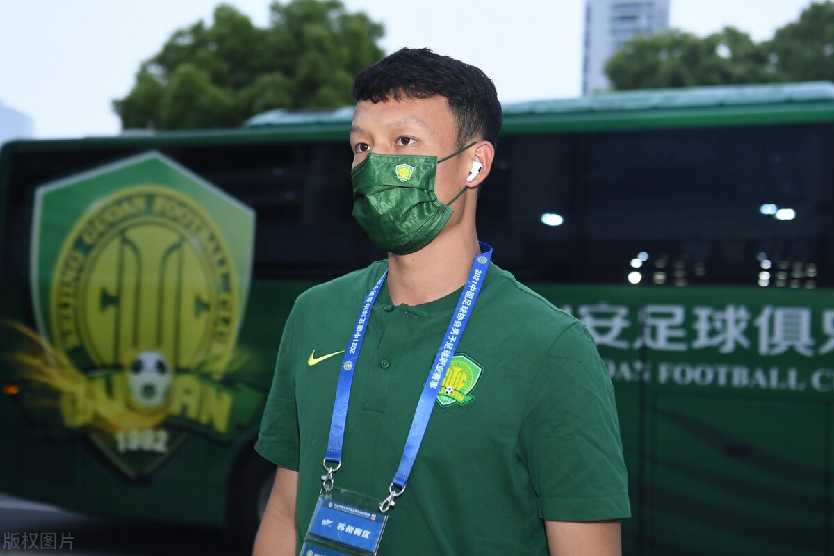 国安俱乐部新帅上任,国安新帅上后卫