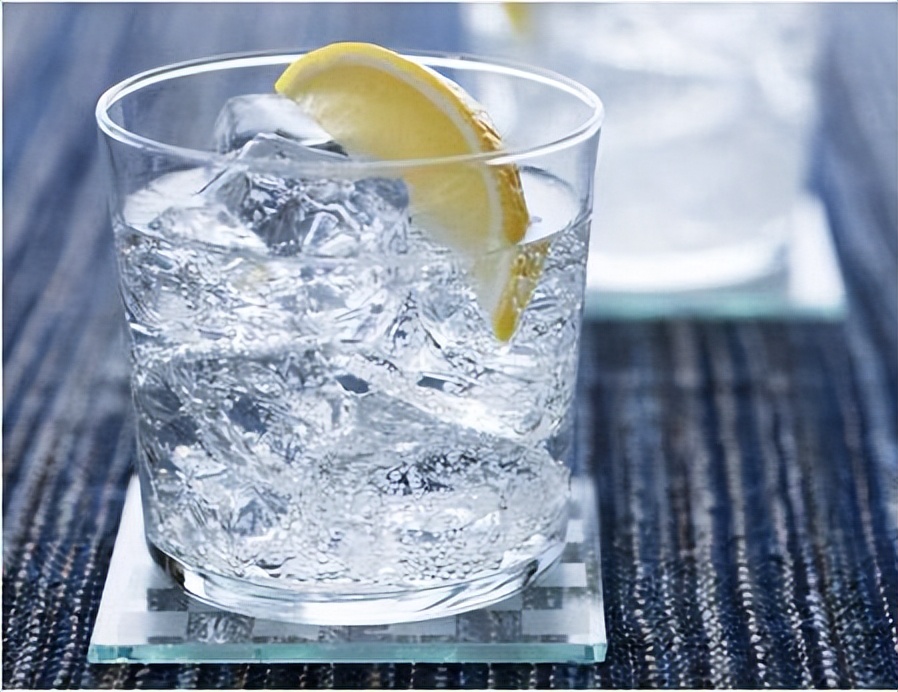 同房后,女性腹痛难忍?提醒:“运动”时要温柔点