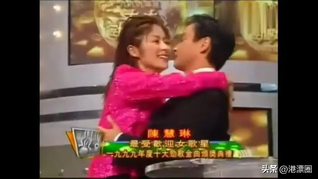 后台太硬，没人敢*规则潜**的女星