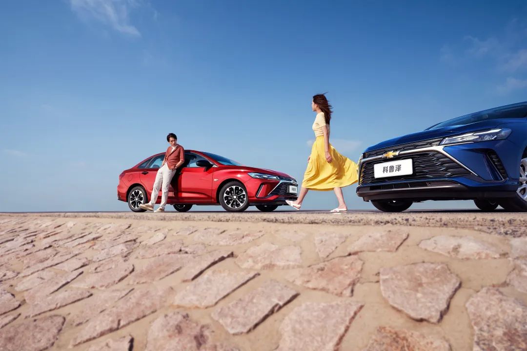 卡罗拉口碑最好的车型,卡罗拉轴距2.7米为何后排空间窄