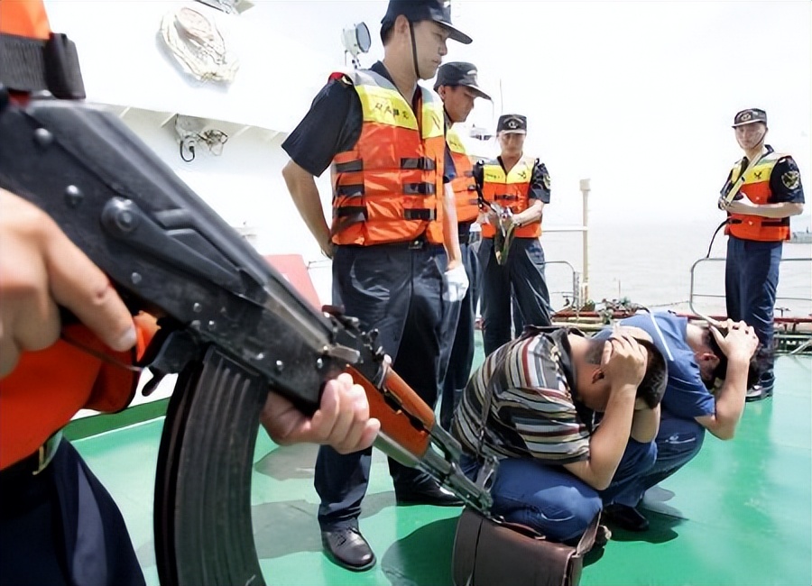 公务员报考海关必选政治吗,海关公务员报考条件专业