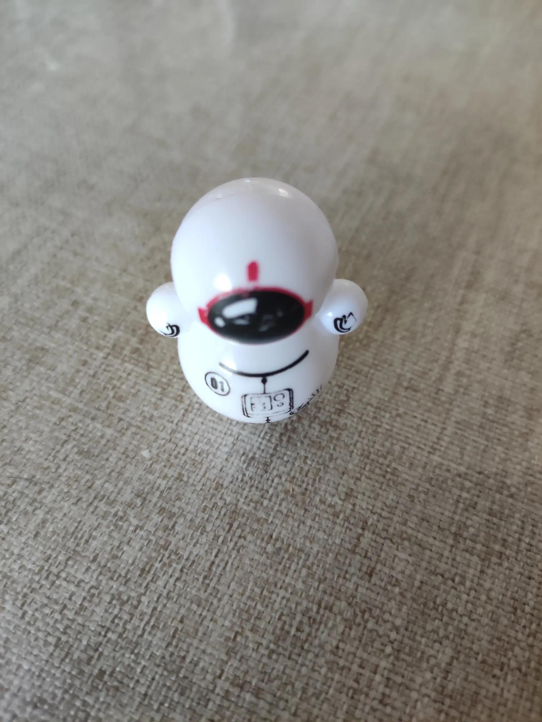 小孩误食螺丝钉有什么反应,孩子误食塑料珠