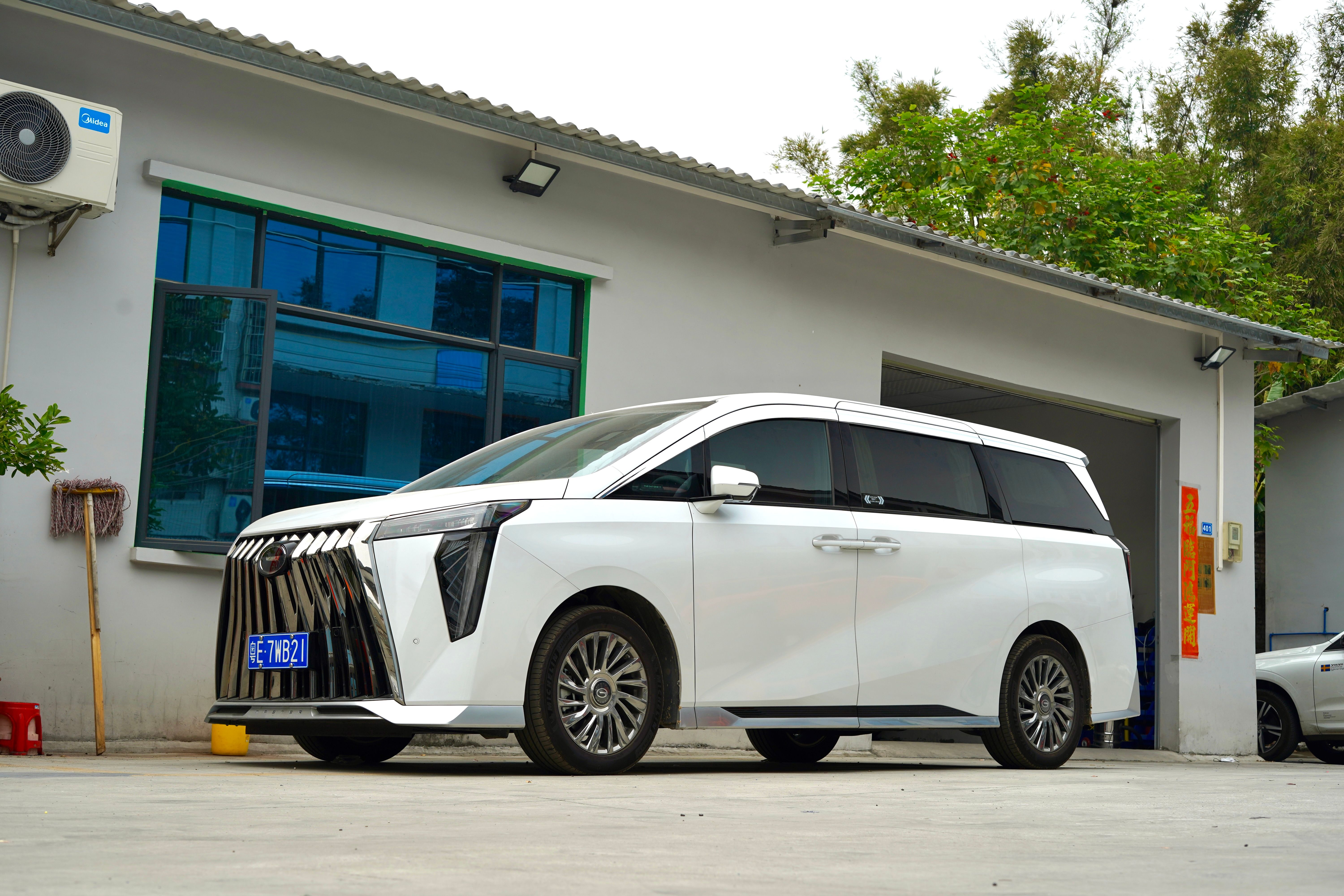 m8领秀版雨挡,传祺m8挡把怎么装