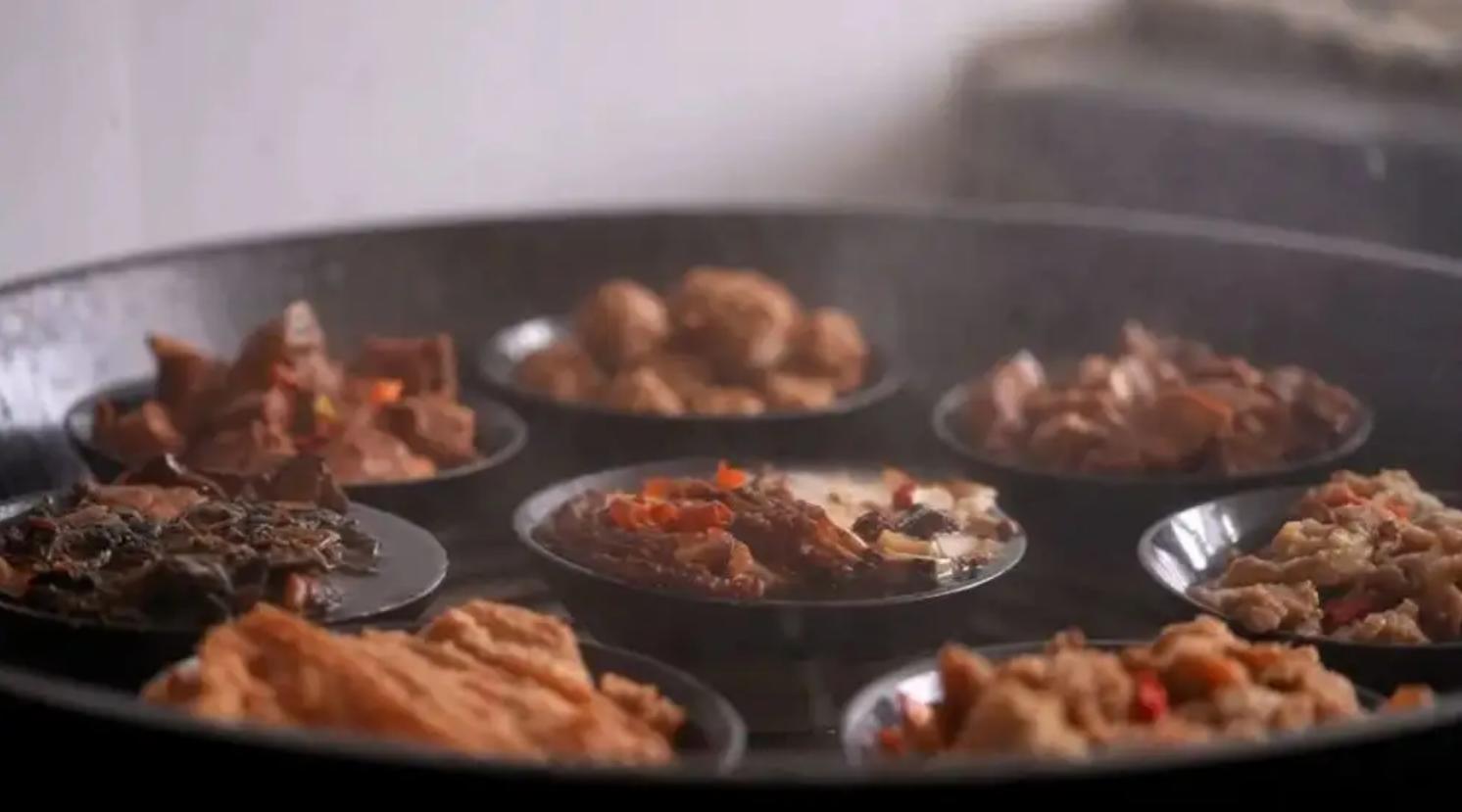 农业记者辞职养猪，做出特色橡果猪肉，一斤卖出40元