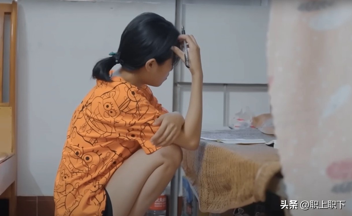 深圳22岁打工妹辞职考程序员后薪水比工厂还低，揭秘五种职业内幕