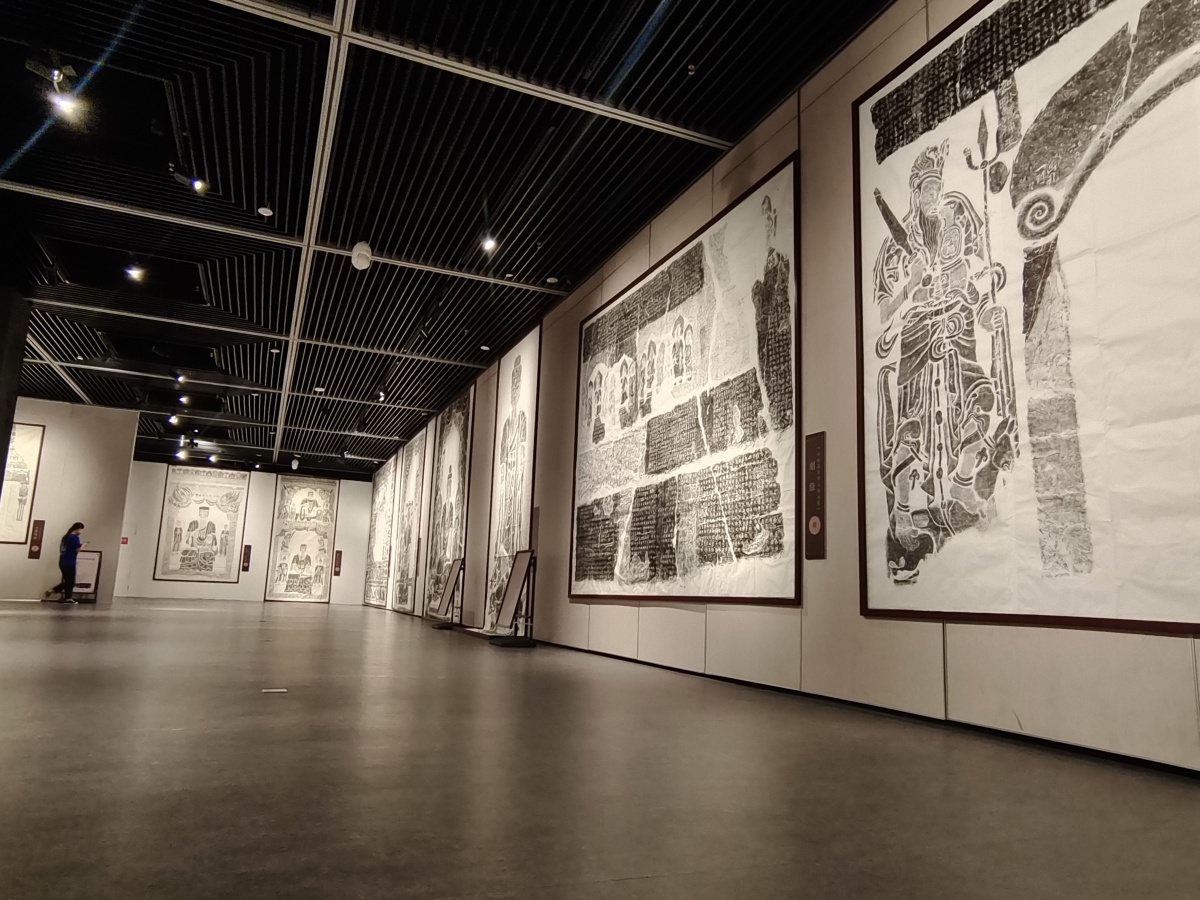 透过高浮雕拓片，一眼看遍河南境内9个石窟寺雕塑