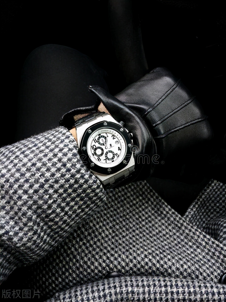 儒雅气质男人适合戴的腕表,月薪1万元适合佩戴啥样的腕表