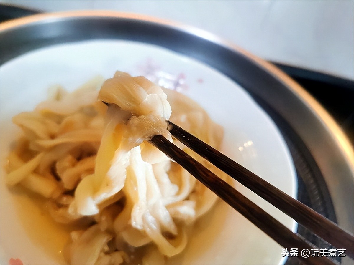 茄子这样做出来口感味道都很棒 (下饭软糯茄子)