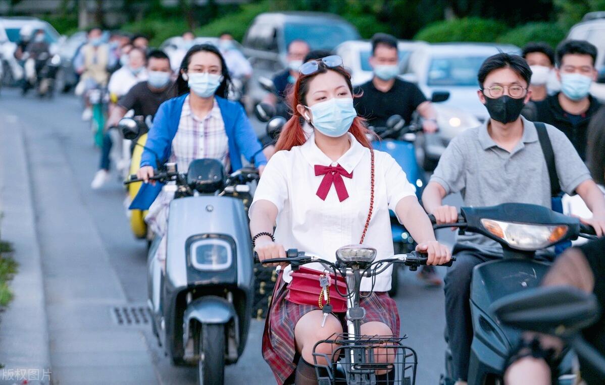 雅迪e8电动车售价多少钱,雅迪电动车4000块钱