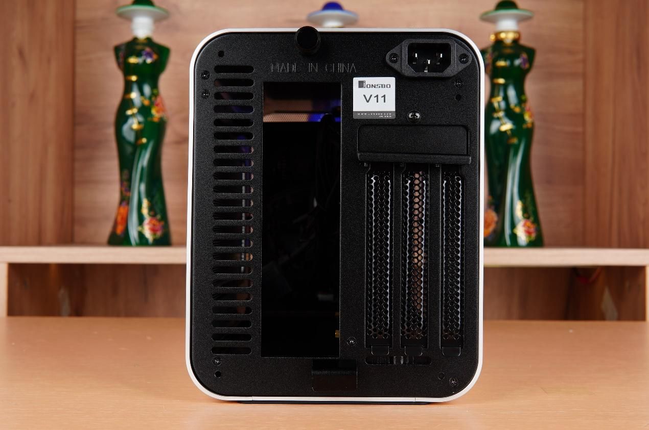 乔思伯v11主机配置推荐,乔思伯v11和v8机箱