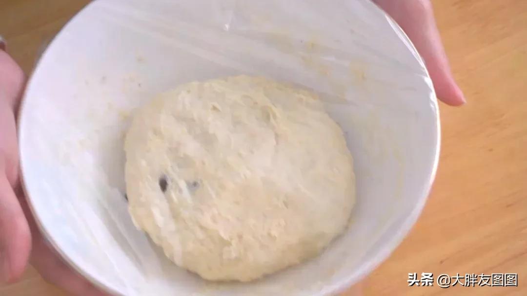 高筋面粉做面包不用厨师机,没有厨师机怎么做全麦面包