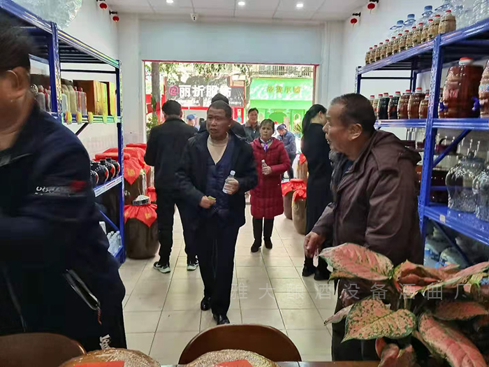 9大管家式服务是我们的底气,雅大白酒酿造设备精酿好酒