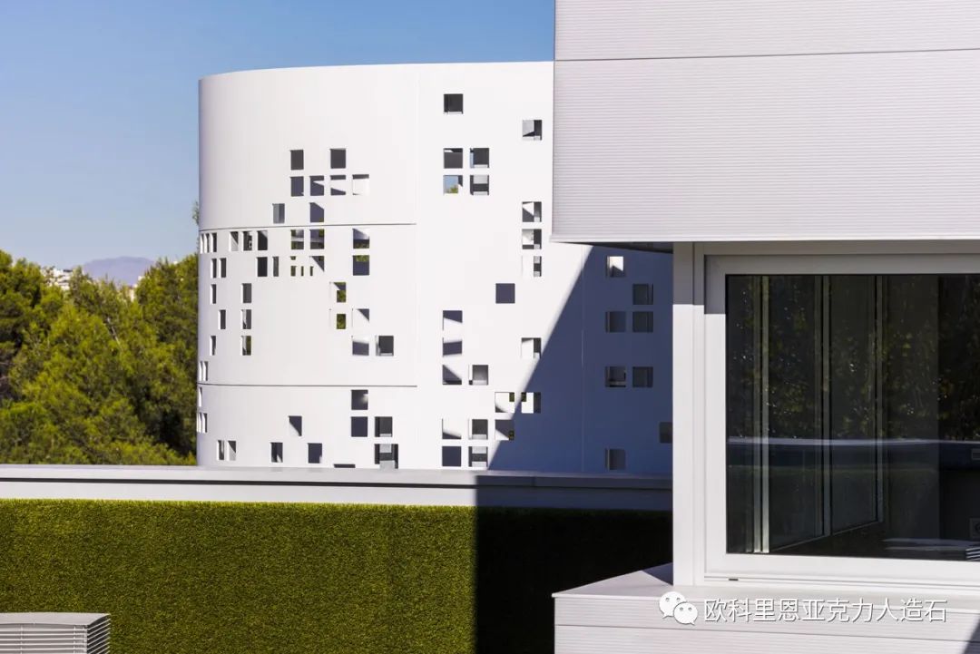 什么是人造晶体,什么是亚克力玻璃