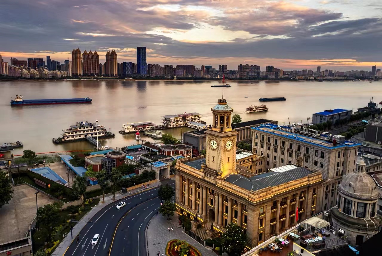 合肥城建水平与一线城市差距大，不如长沙郑州，对标武汉还很遥远