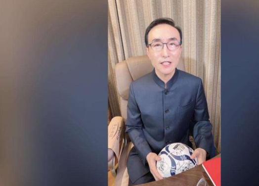 李佳航为国足发声原文图片,李佳航被怼完整版