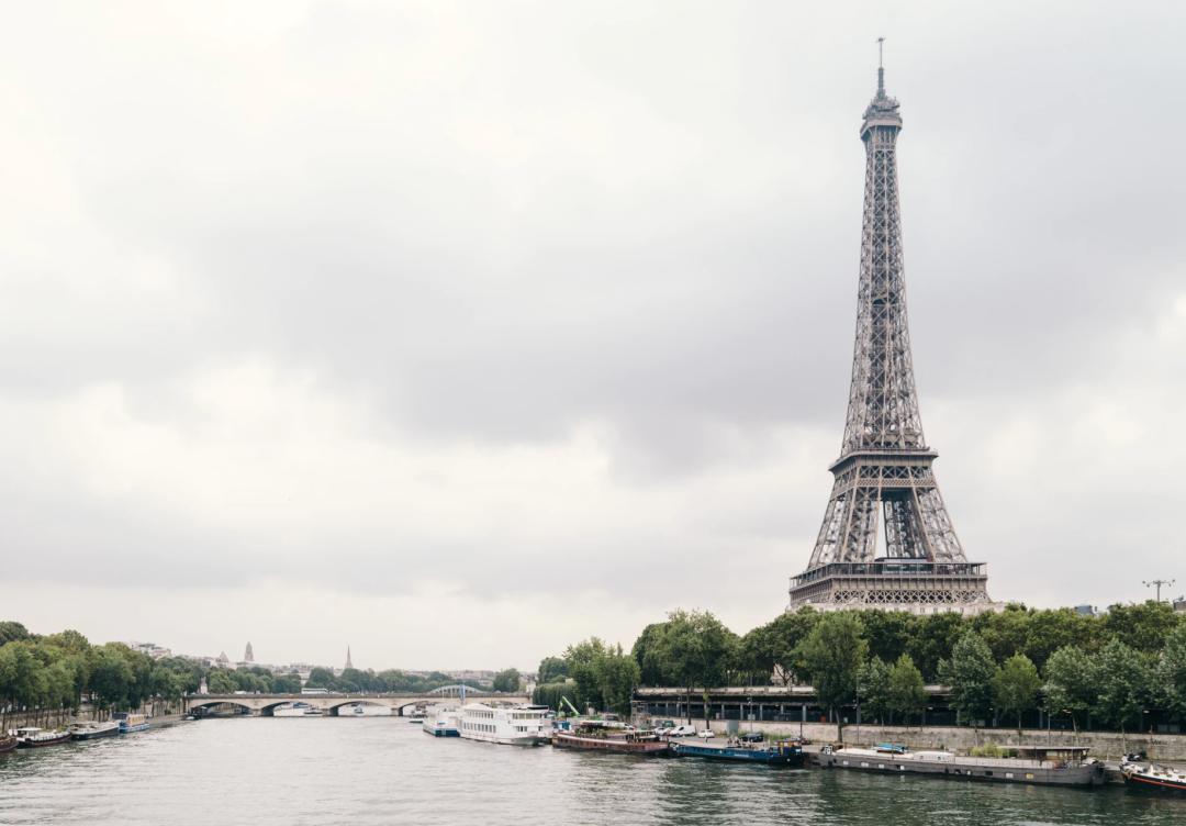 中国入境隔离时间暴减,改成7+3,全面放宽,回国容易了