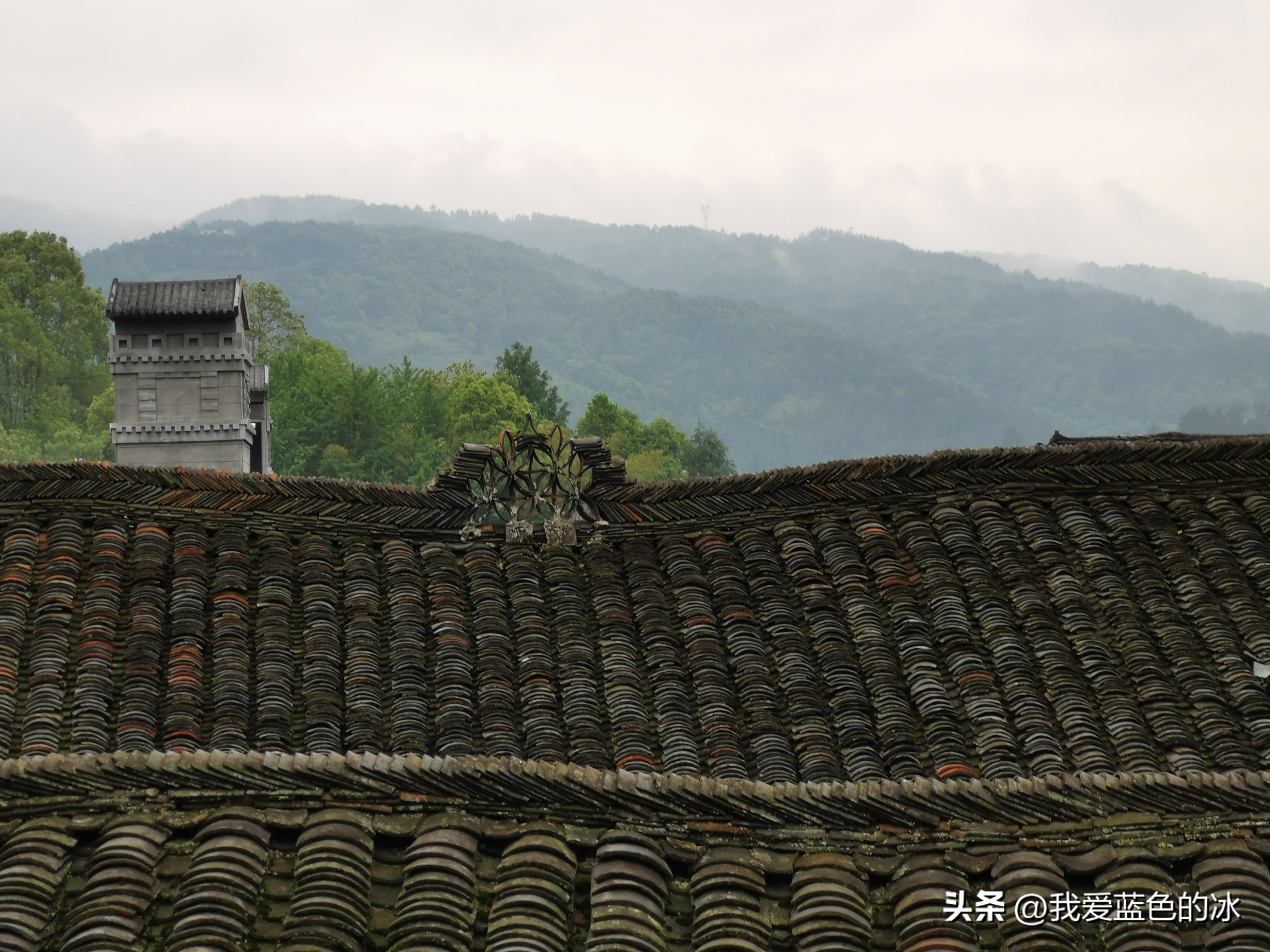 刘晓庆特色米豆腐,漫步在这个不起眼的小镇完整版