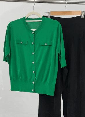 穿来穿去还是黑白配最高级,开衫薄毛衣外套时髦洋气