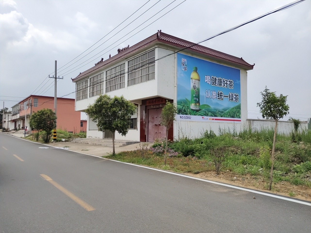 户外墙体喷绘广告优点,户外墙体喷绘广告安装标准