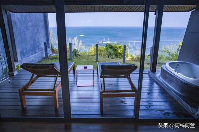 二本毕业后我脱下孔乙己的长衫，给一个初中未毕业的老板娘当保姆