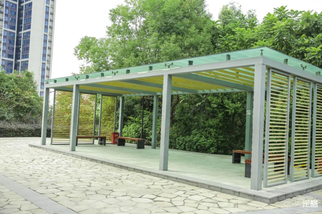 深圳百米长「纯白登山梯」，打卡绝了