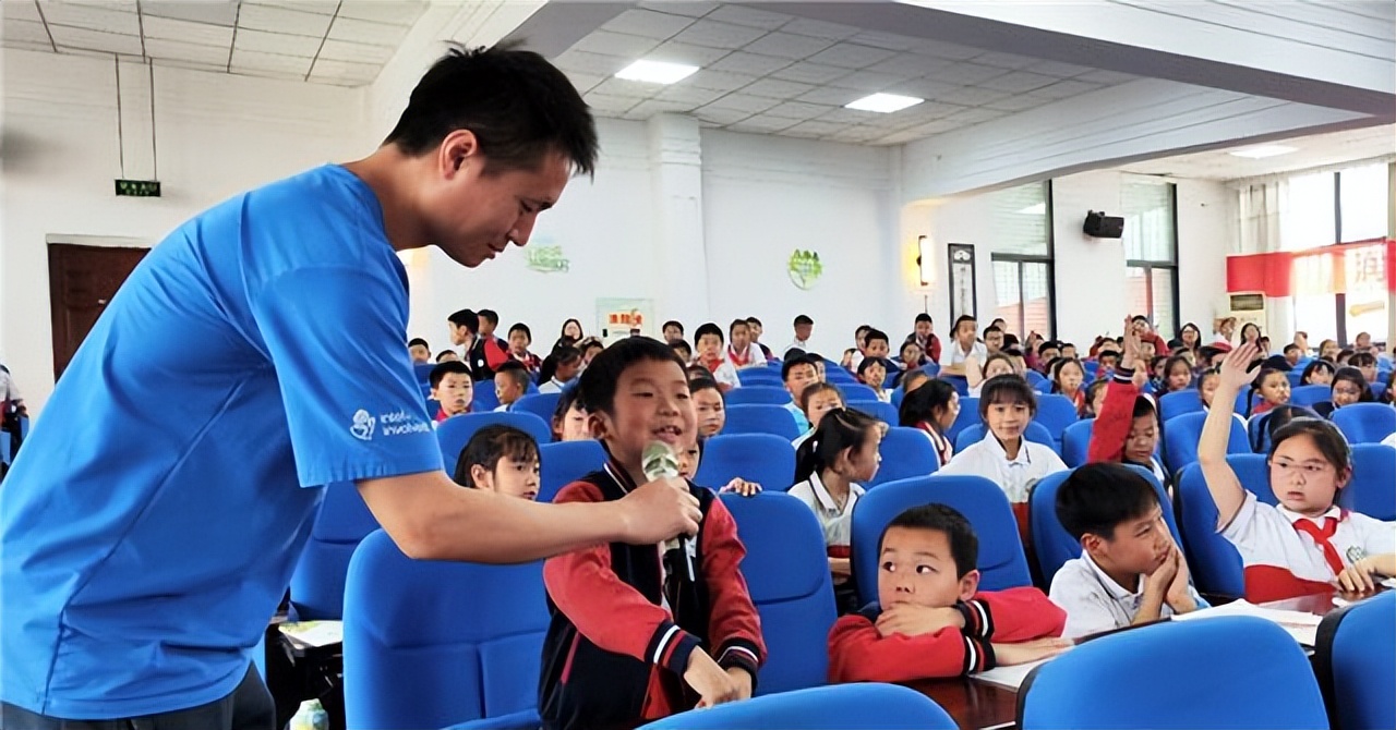 世界地球日环保我先行主题绘画,幼儿园世界地球日环保时装活动