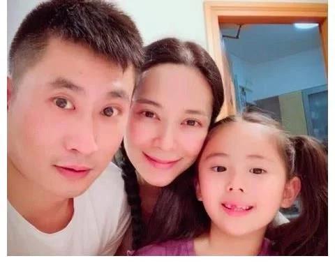 混血港姐郭羡妮,郭羡妮混血港姐嫁河南农村