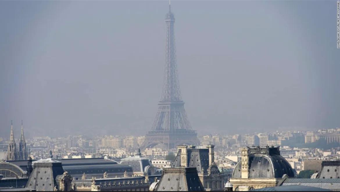 读CNN学英语：埃菲尔铁塔年久失修