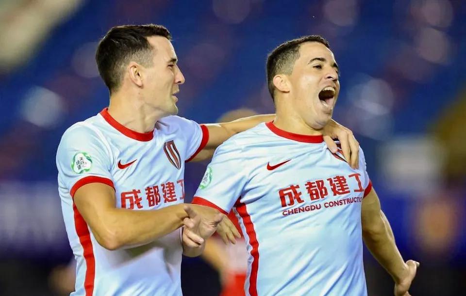 得中场者得天下，中超新赛季将迎群雄逐鹿，刚柔并济看谁领风骚