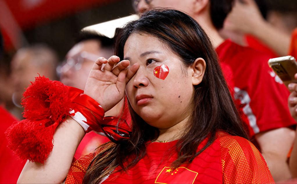 国足0-1不敌叙利亚球迷反映,国足输球后球迷反应完整版