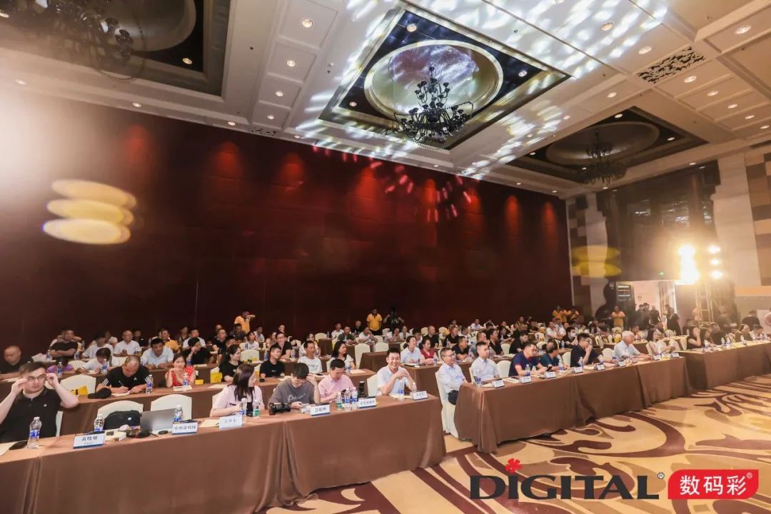 品牌全新升级，不带“漆”的数码彩如何继续“出色”