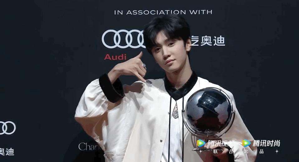 gq盛典明星红毯造型都有谁,gq盛典红毯秀angelababy晚宴