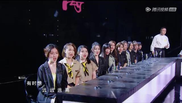 她拍过裸照，至死都想做「好女孩」