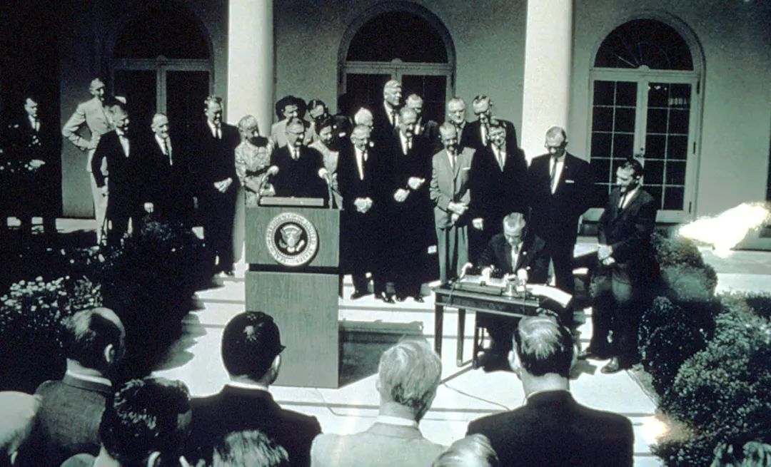 荒野大镖客2东部传奇背包,荒野大镖客2传奇背包怎么合成