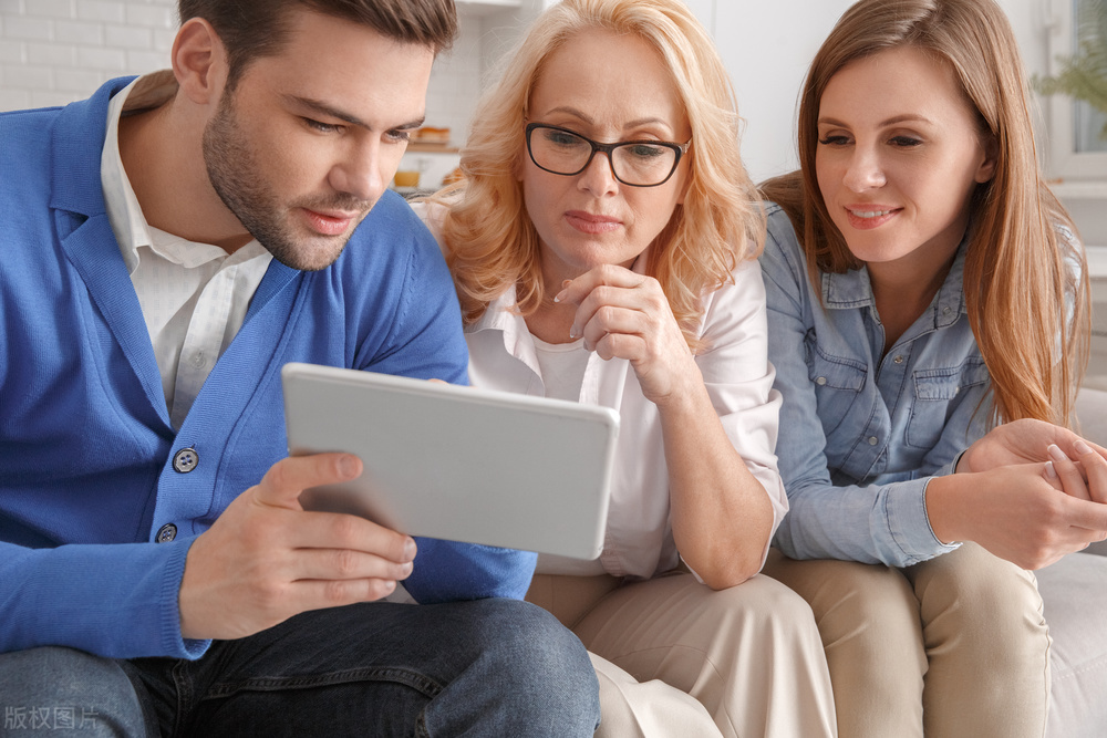 给所有父母一个建议,子女成家了父母该不该放手